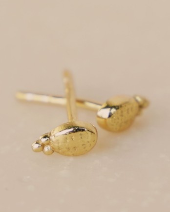 DD - Earring stud 3x5mm oval dots vertical gold pl.