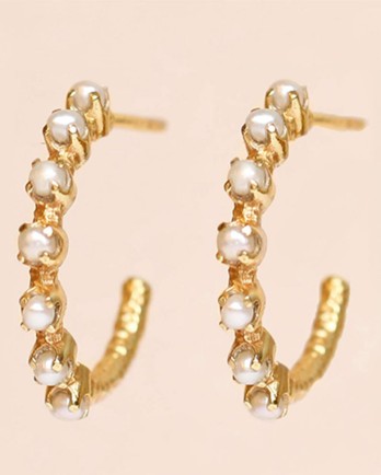 M - earring full of pearls gold plated