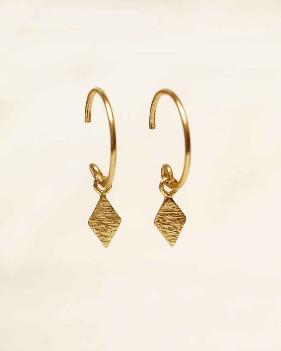 c earring gold plated