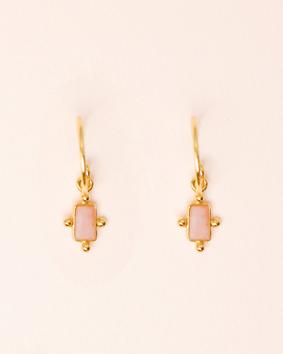 e earring 5x3mm dots peach moonstone gold plated