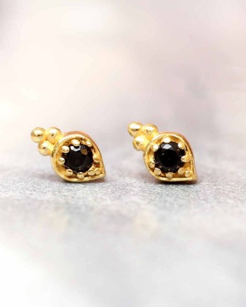 Earring stud etnic drop with dots