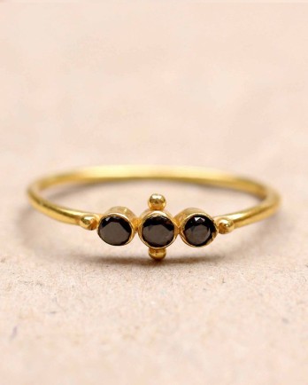 E- ring size 54 three black agate st. and ball gold plated