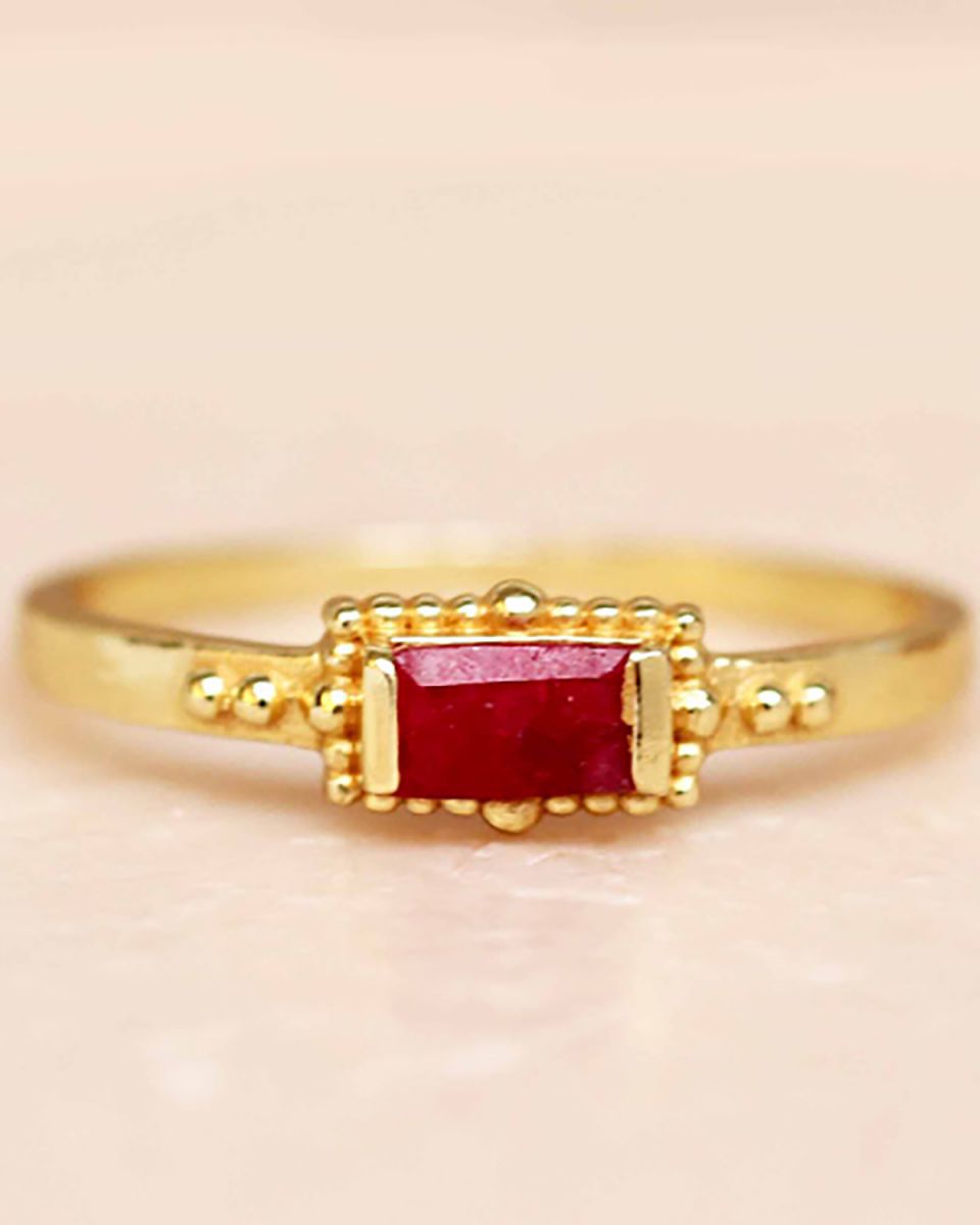f ring size 52 ruby horizontal rectangle dots gold plated