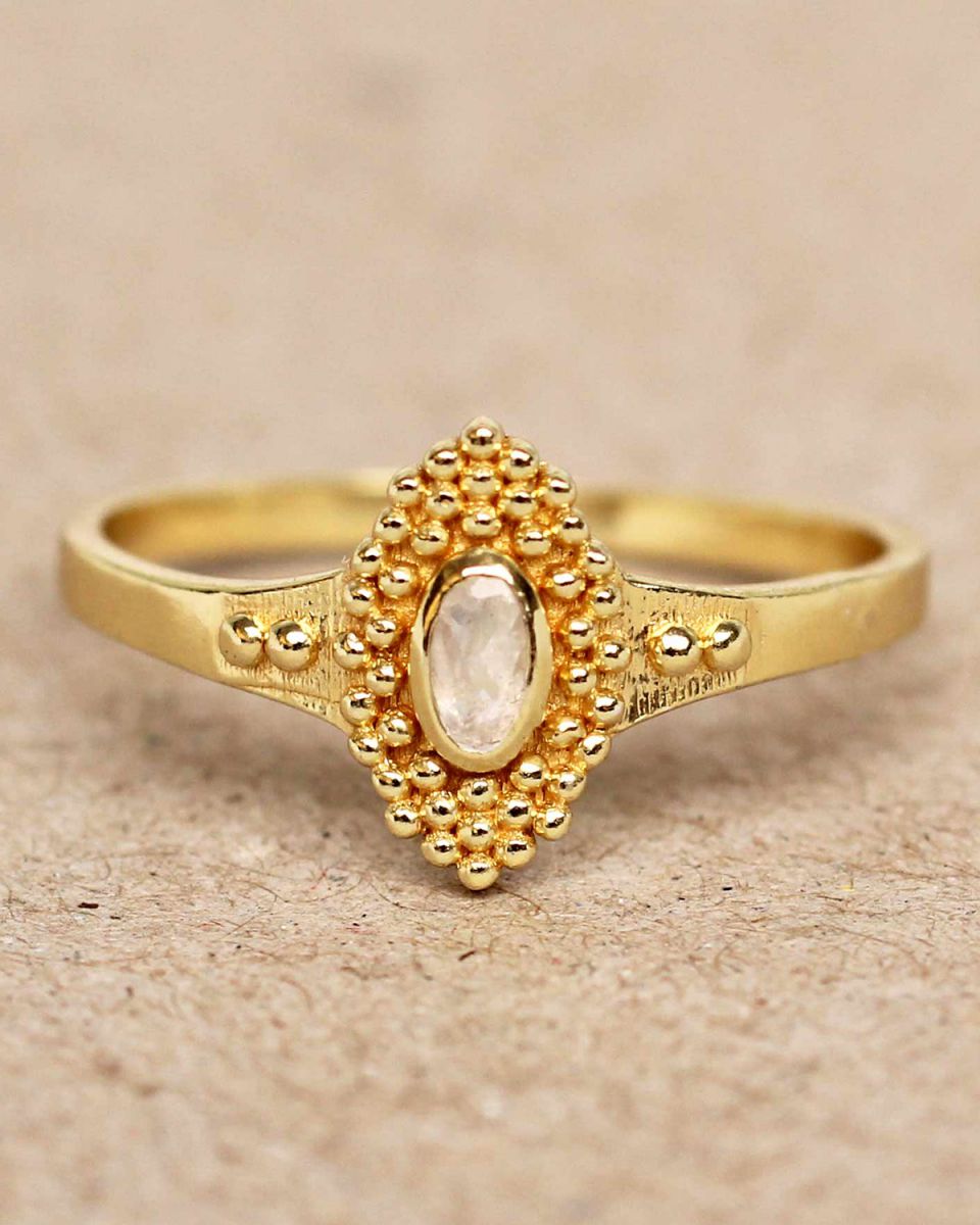f ring size 52 white moonstone with dots gold plated