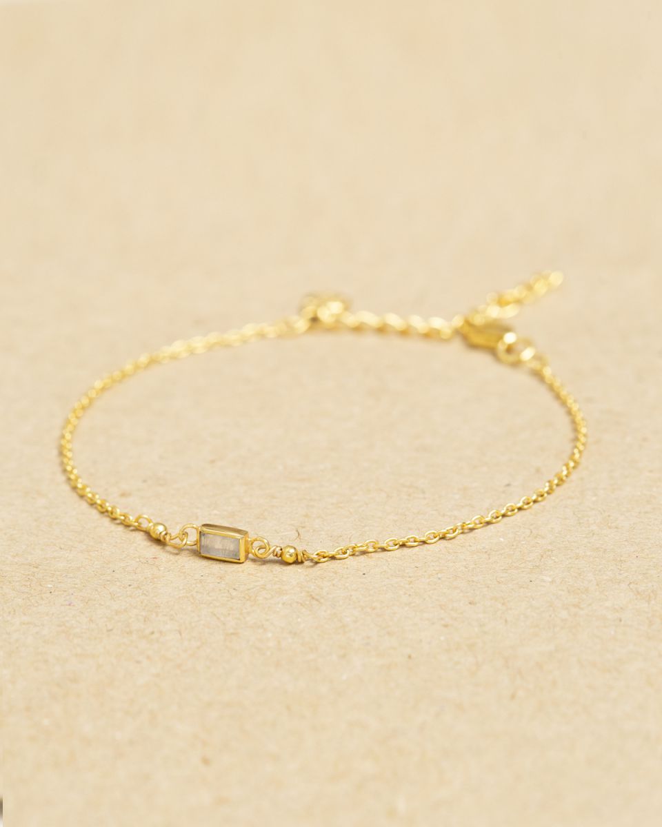 ff bracelet kairi with 2x4mm white moonstone gpl