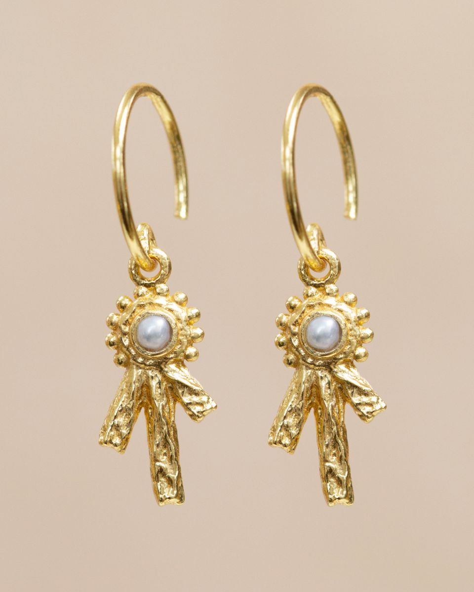 g earring llyr with 2mm pearl gold plated