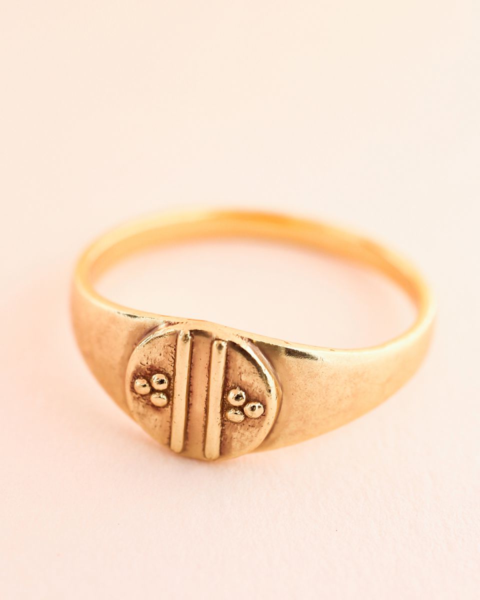 g ring size 52 circle and dots gold plated