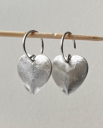 GG - Earring hanging Yanomami hammered heart