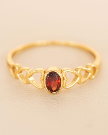 GG - Ring Adorle size 56 oval garnet with hearts g.pl GG - Ring Adorle size 56 oval garnet with hearts g.pl
