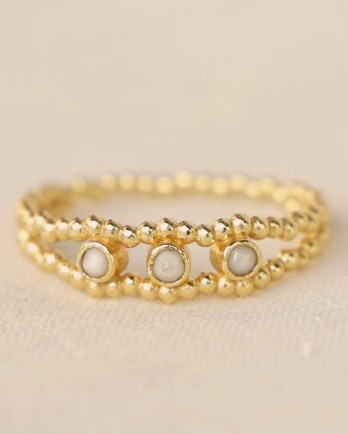 HH - Ring size 52 white pearl 2mm triple and wave g. pl. HH - Ring size 52 white pearl 2mm triple and wave g. pl.