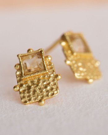 I - Earring Alma stud square 4x4mm citrine g.pl. I - Earring Alma stud square 4x4mm citrine g.pl.