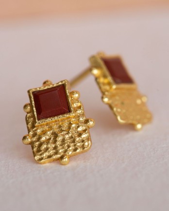 I - Earring Alma stud square 4x4mm red jasper g.pl. I - Earring Alma stud square 4x4mm red jasper g.pl.