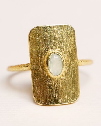 K - Ring size 52 nefrite oval in big rectangle gold plated