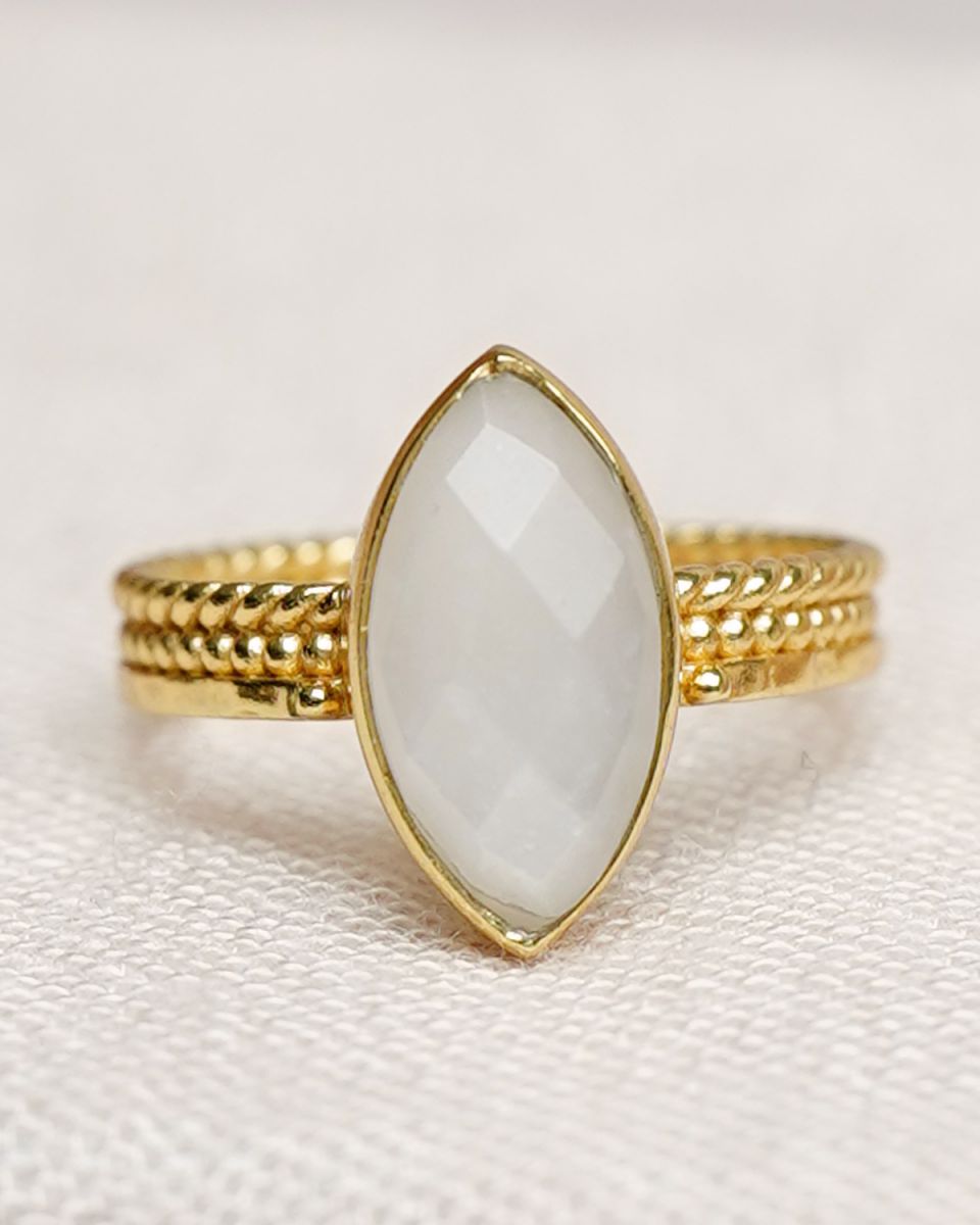 l ring size 52 white mst fancy oval big braided gold pl