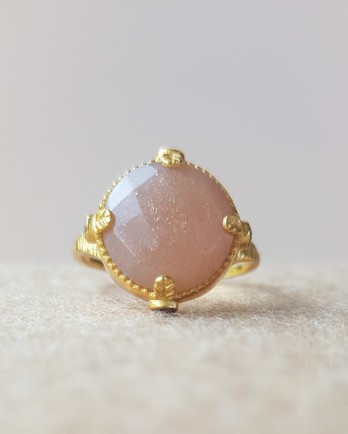 S - Ring size 56 Hadza peach moonstone 12mm round g.pl